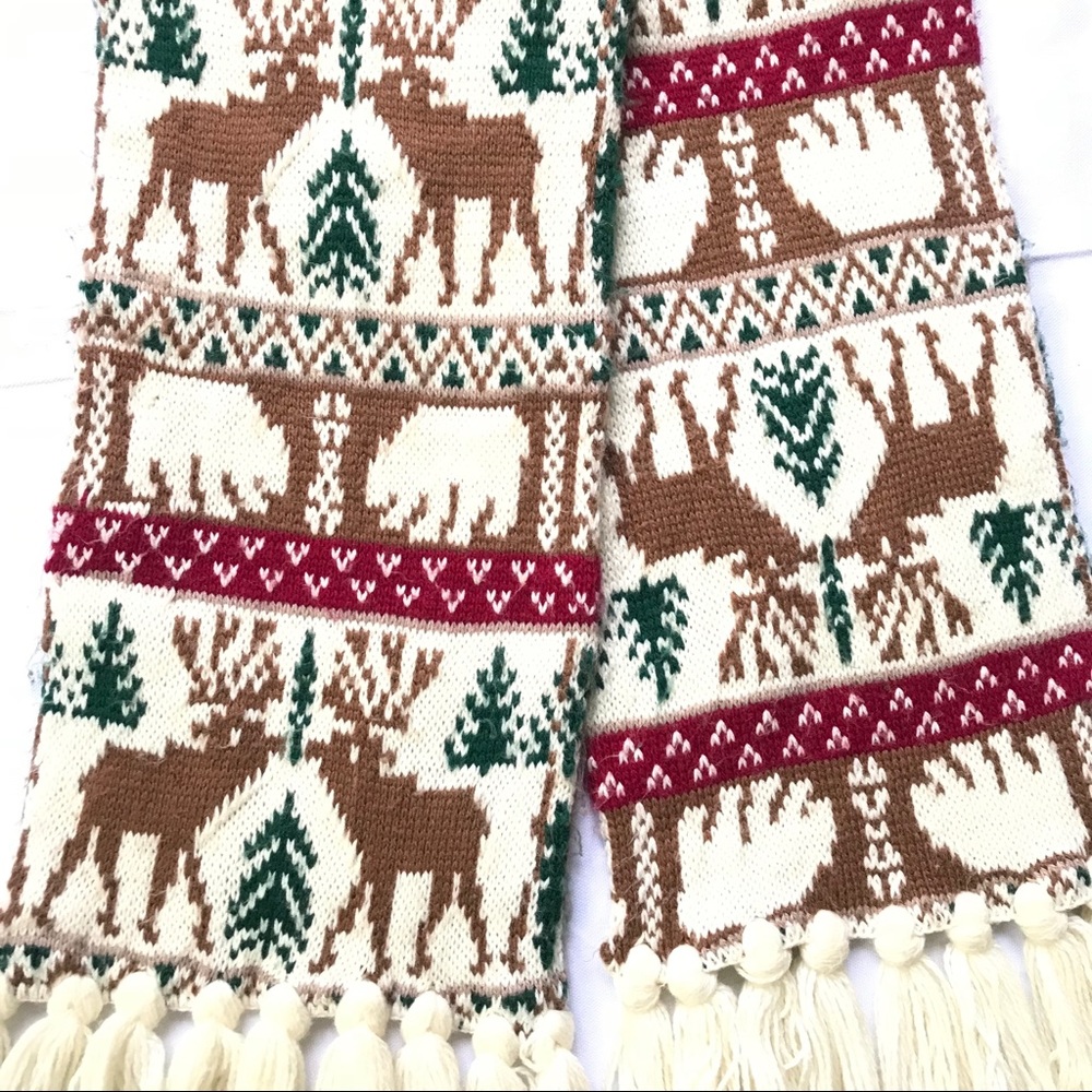 Cozy Vtg Christmas scarf deer bears